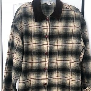 Button up plaid flannel shirt/jacket
